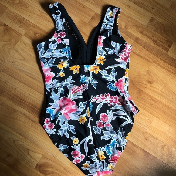 Sol Collective Bold Bloom 1 piece Swimsuit - Picture 3 of 7